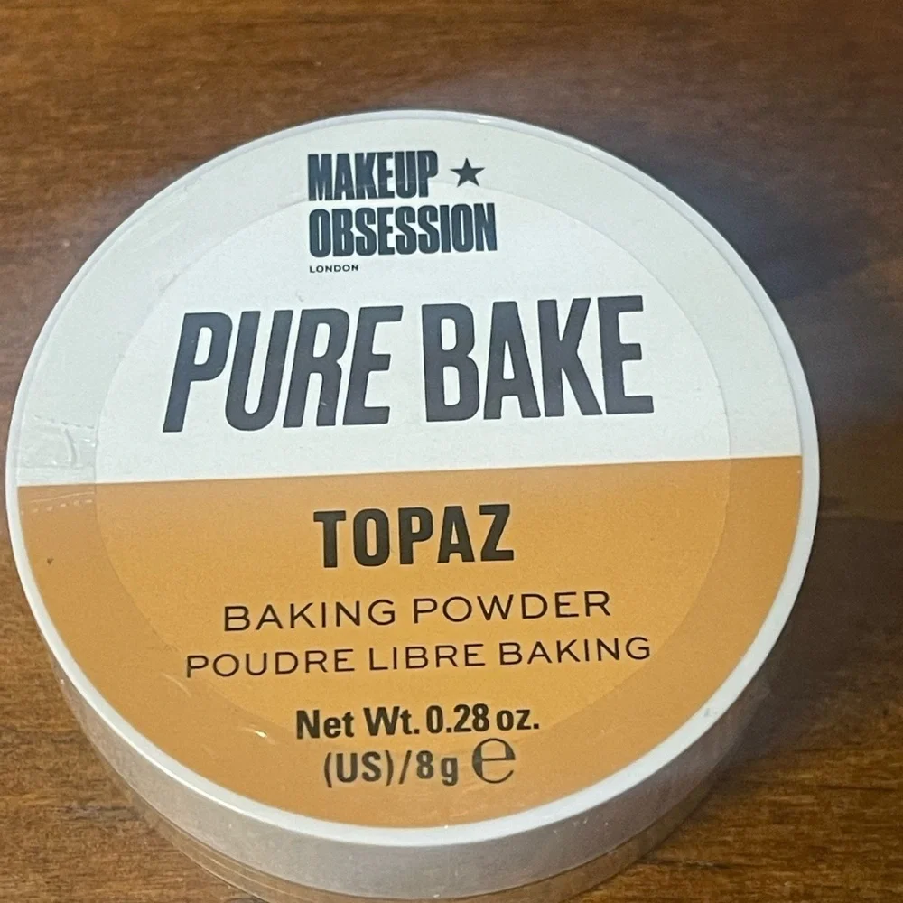 Makeup Revolution Pure Bake Topaz Baking Powder